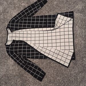 Kasper Black and White Checkered Women's Cardigan